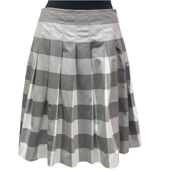 Liz Claiborne Pleated Skirt - Picture 2 of 5